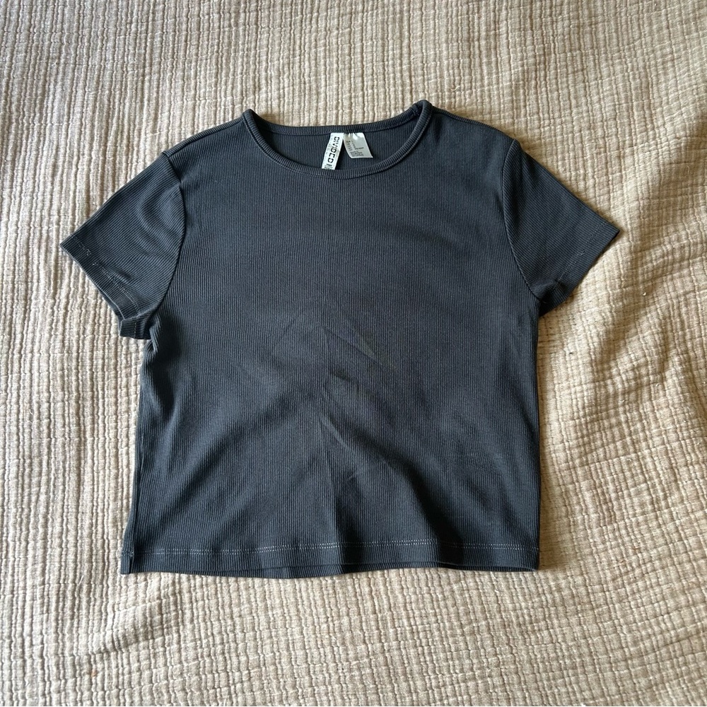 H&M grey ribbed cropped top